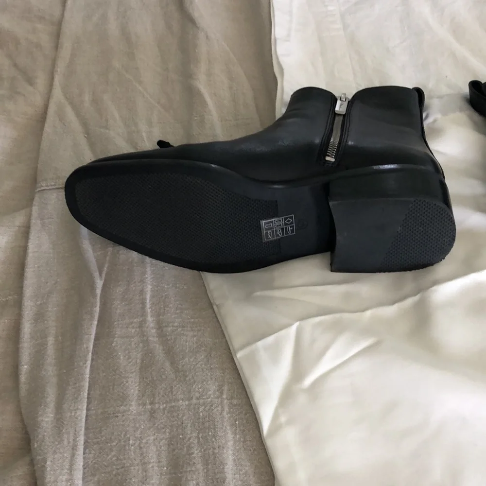 Phillip Lim Alexa Ankle Boot. Size 9.5. Black. - Picture 6 of 9